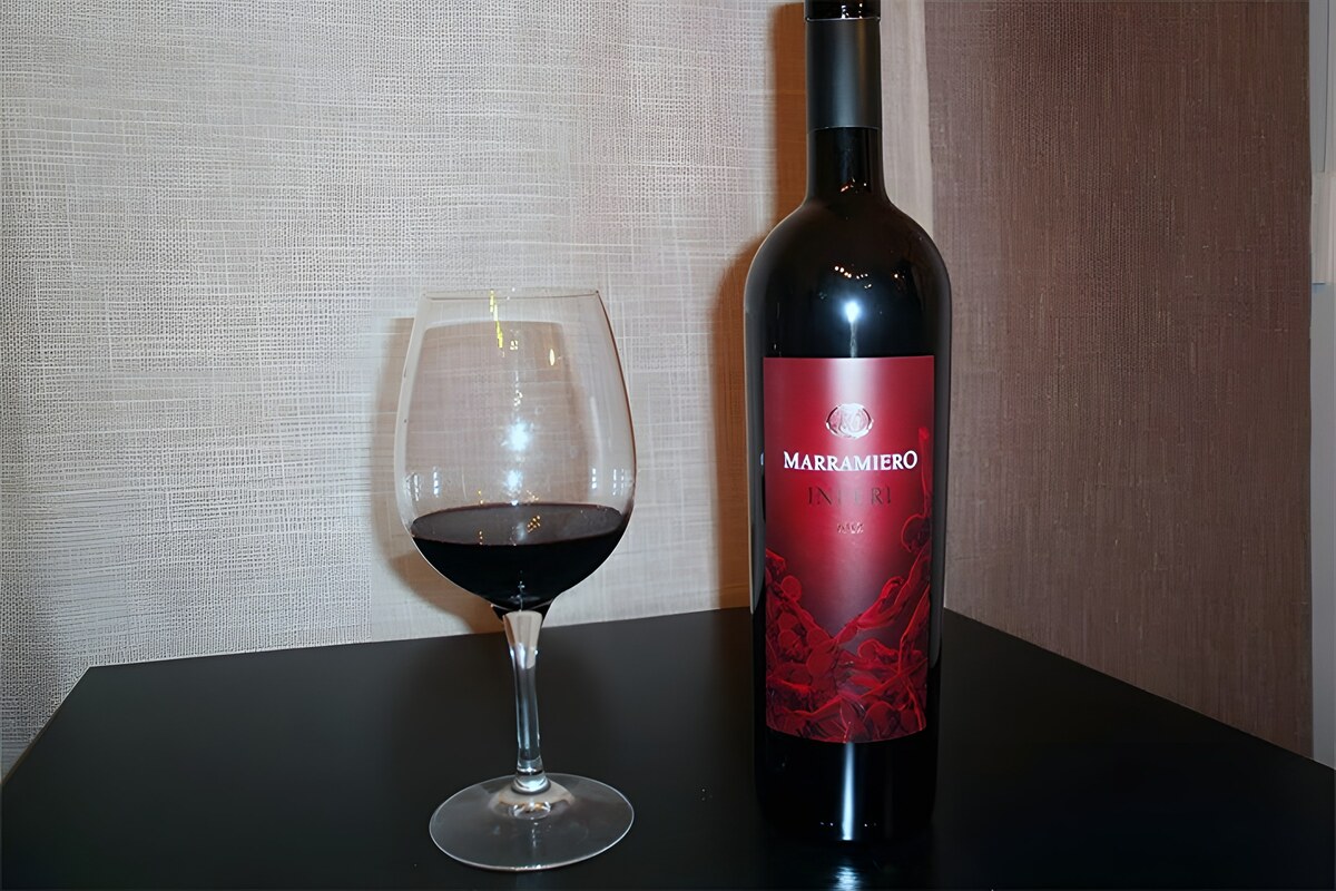 Inferi Riserva 2012, Montepulciano by Marramiero